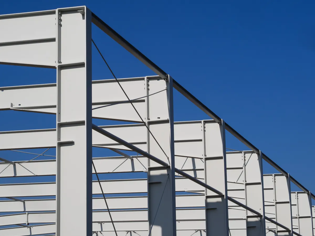 Stahlhalle im Rohbau – Stahlkonstruktion von Stahlkonzept aus Lindern